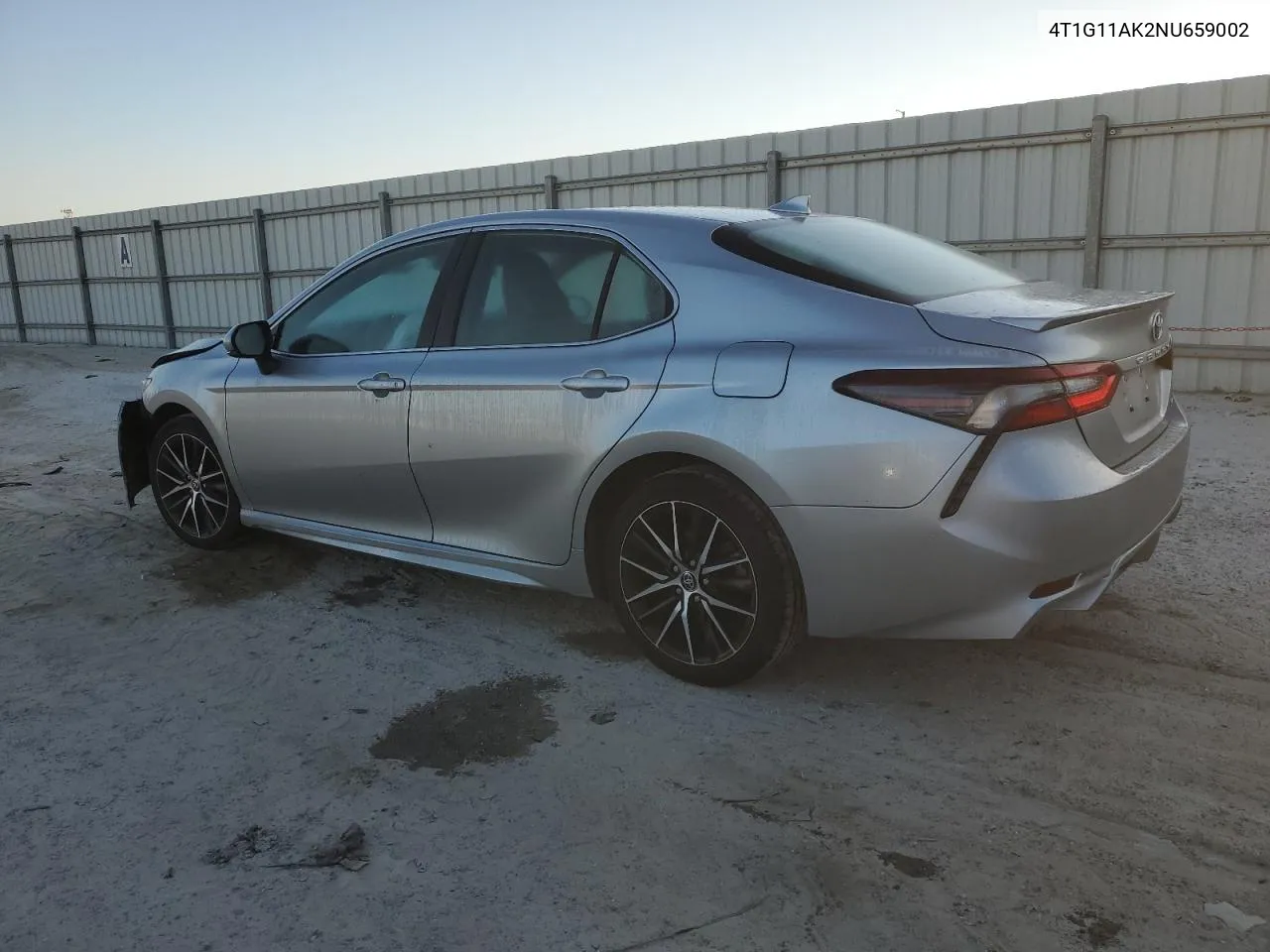 4T1G11AK2NU659002 2022 Toyota Camry Se