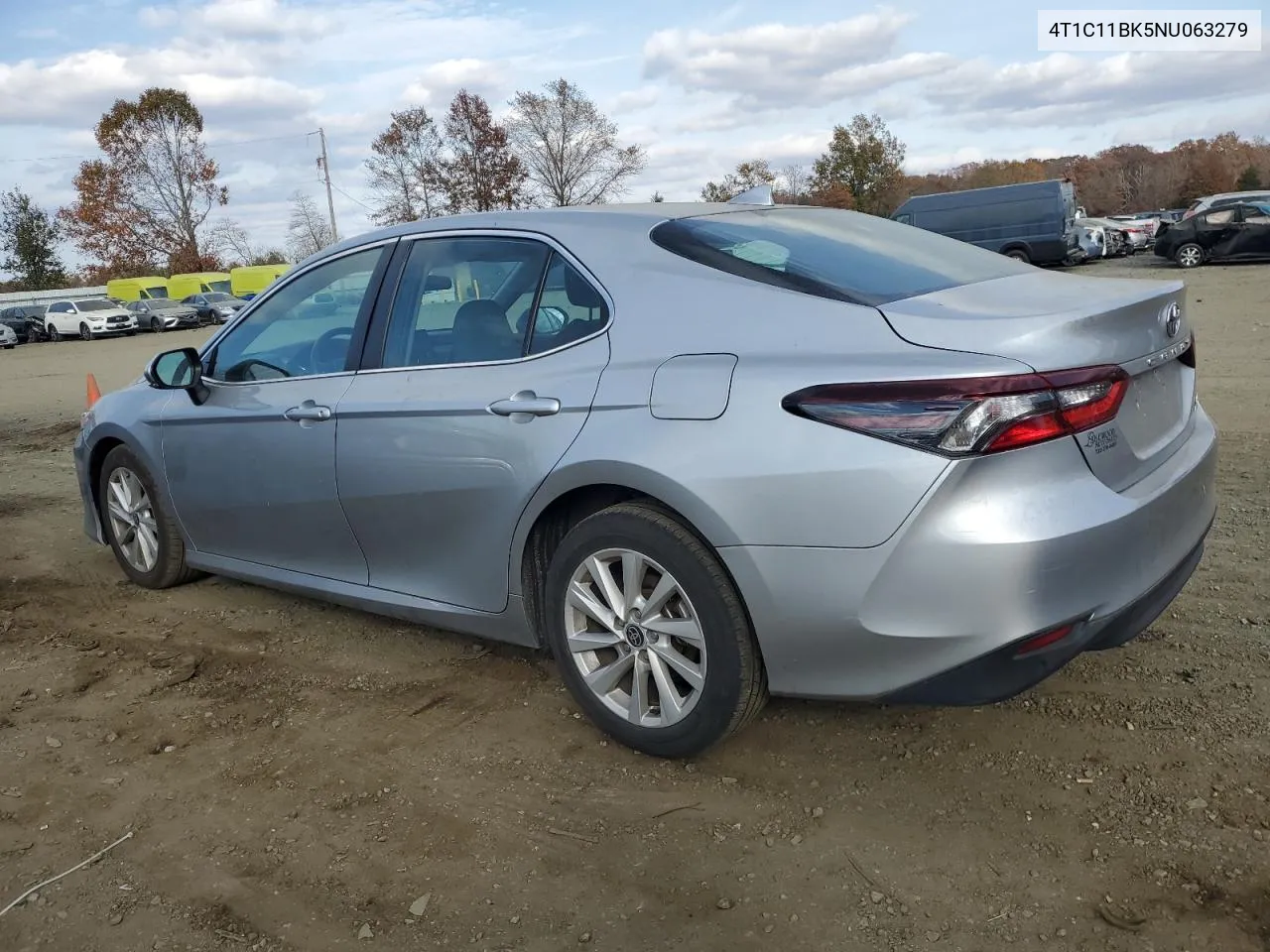 4T1C11BK5NU063279 2022 Toyota Camry Le