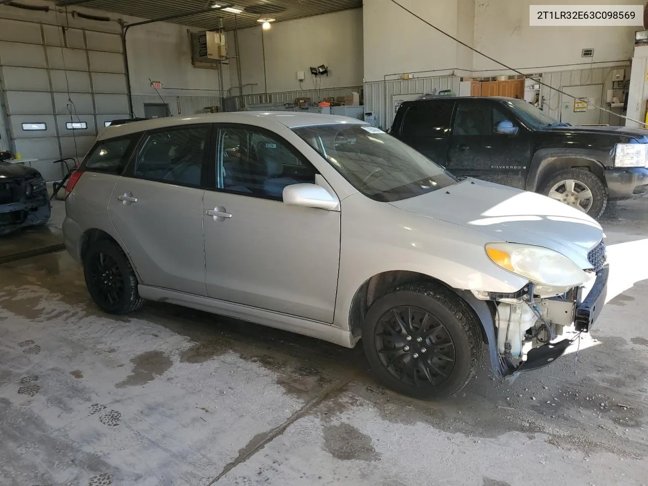 2003 Toyota Corolla Matrix Base VIN: 2T1LR32E63C098569 Lot: 77964454