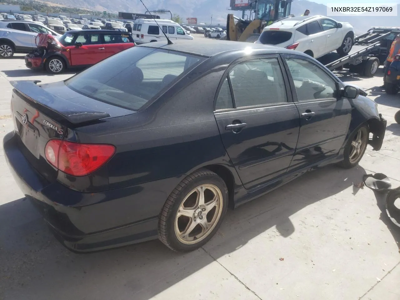 2004 Toyota Corolla Ce VIN: 1NXBR32E54Z197069 Lot: 72942524