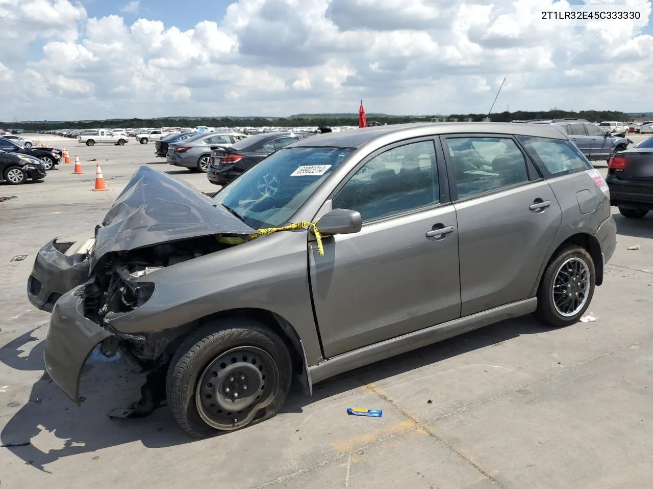 2005 Toyota Corolla Matrix Base VIN: 2T1LR32E45C333330 Lot: 69902214