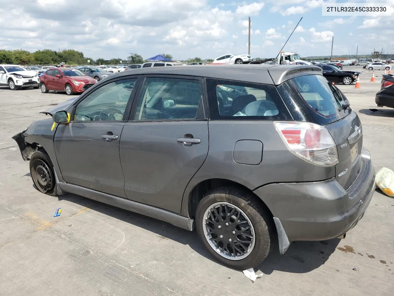 2005 Toyota Corolla Matrix Base VIN: 2T1LR32E45C333330 Lot: 69902214