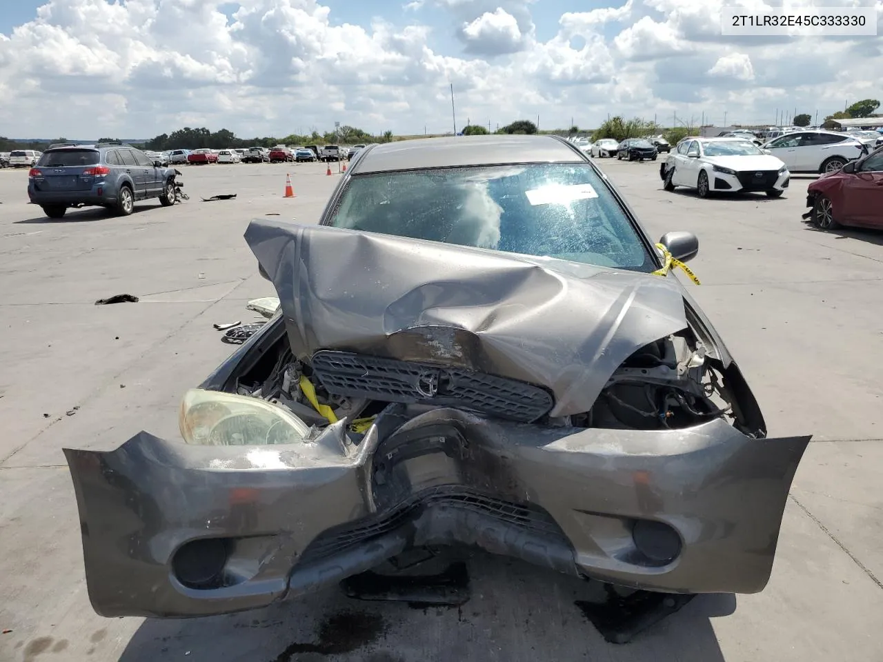 2005 Toyota Corolla Matrix Base VIN: 2T1LR32E45C333330 Lot: 69902214