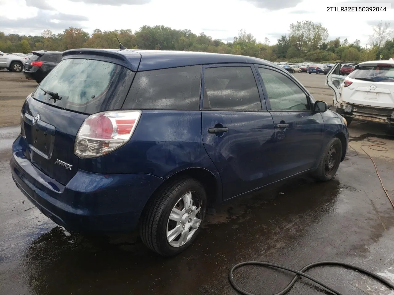 2005 Toyota Corolla Matrix Base VIN: 2T1LR32E15C392044 Lot: 72802744