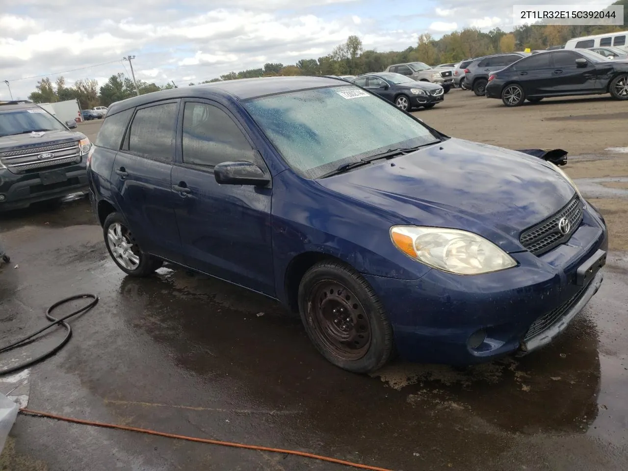 2005 Toyota Corolla Matrix Base VIN: 2T1LR32E15C392044 Lot: 72802744