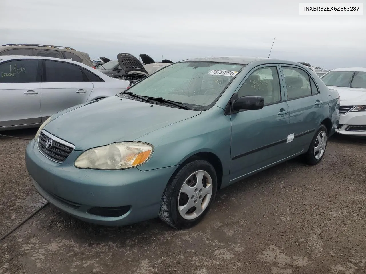 2005 Toyota Corolla Ce VIN: 1NXBR32EX5Z563237 Lot: 76702594