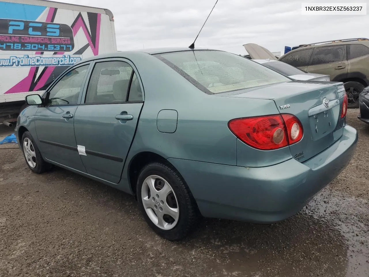 2005 Toyota Corolla Ce VIN: 1NXBR32EX5Z563237 Lot: 76702594