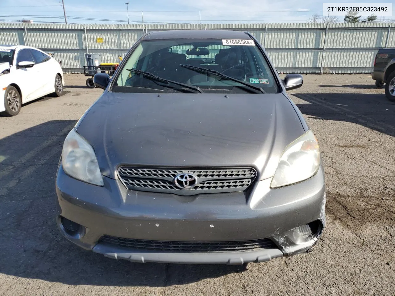 2005 Toyota Corolla Matrix Xr VIN: 2T1KR32E85C323492 Lot: 81090584