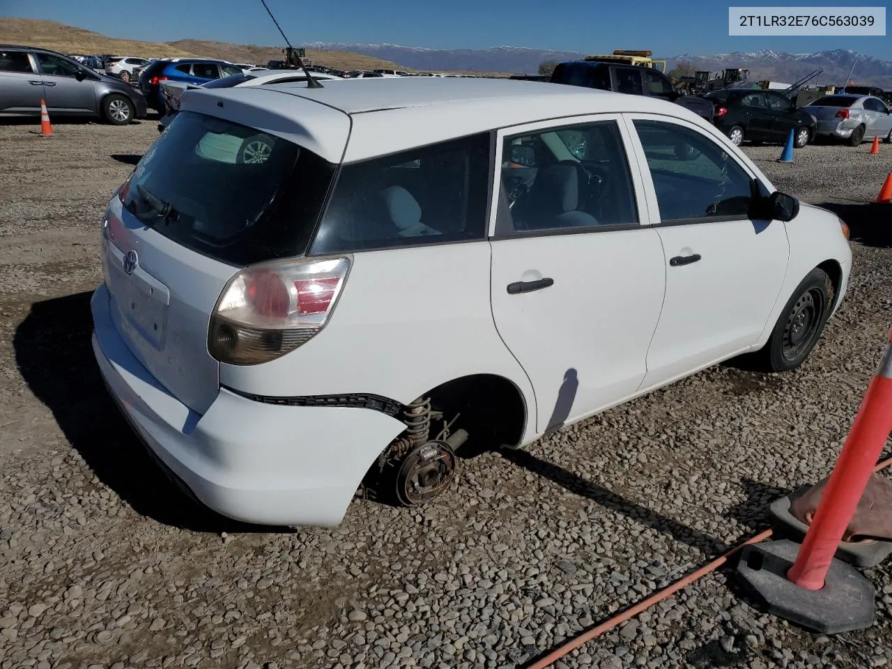 2006 Toyota Corolla Matrix Base VIN: 2T1LR32E76C563039 Lot: 79666534