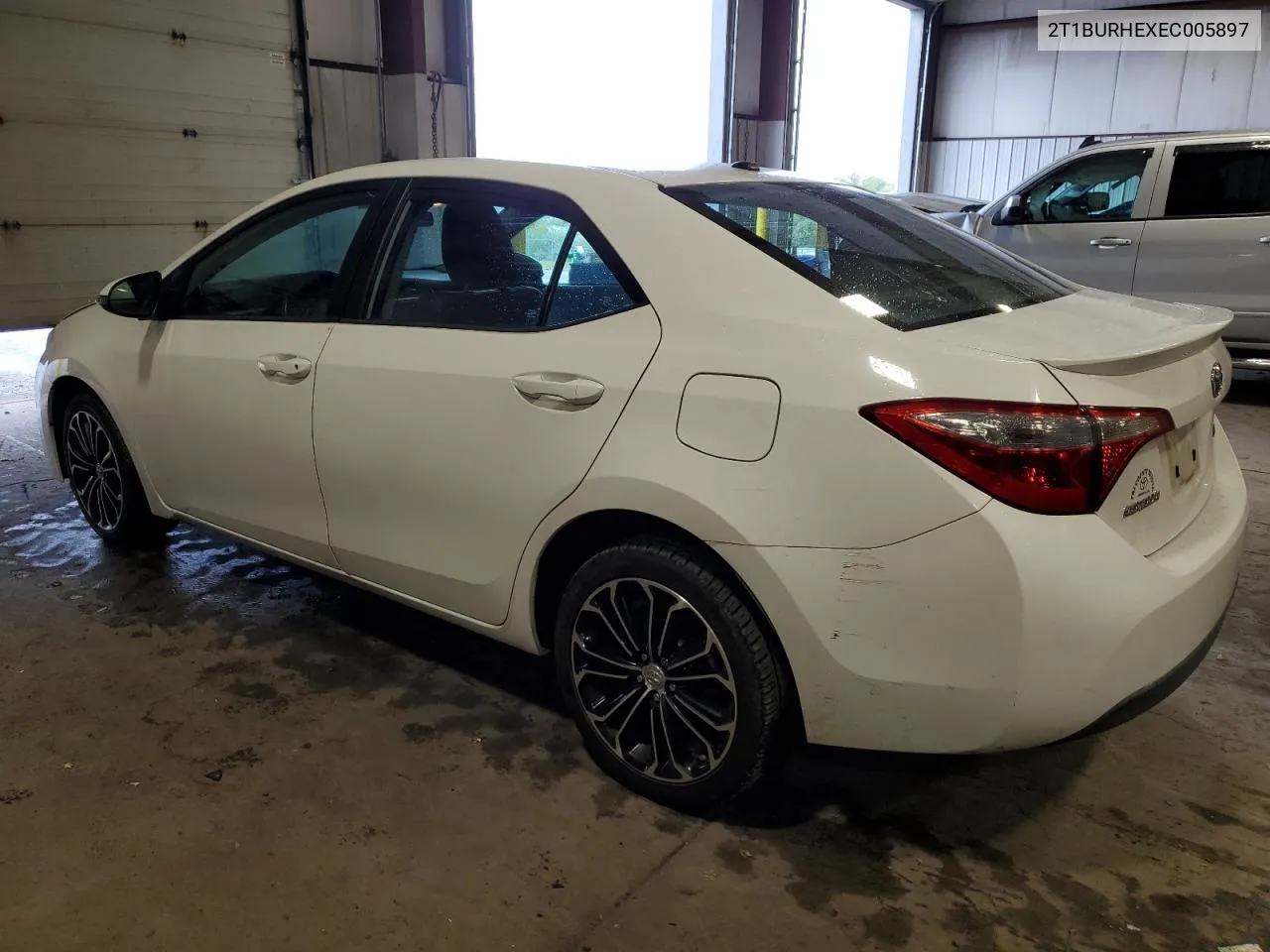 2014 Toyota Corolla L VIN: 2T1BURHEXEC005897 Lot: 72164874