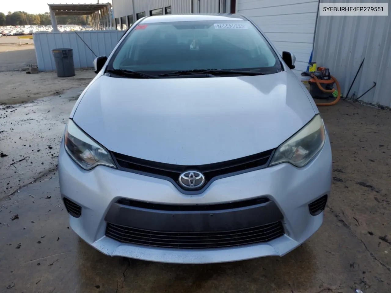 2015 Toyota Corolla L VIN: 5YFBURHE4FP279551 Lot: 75843044