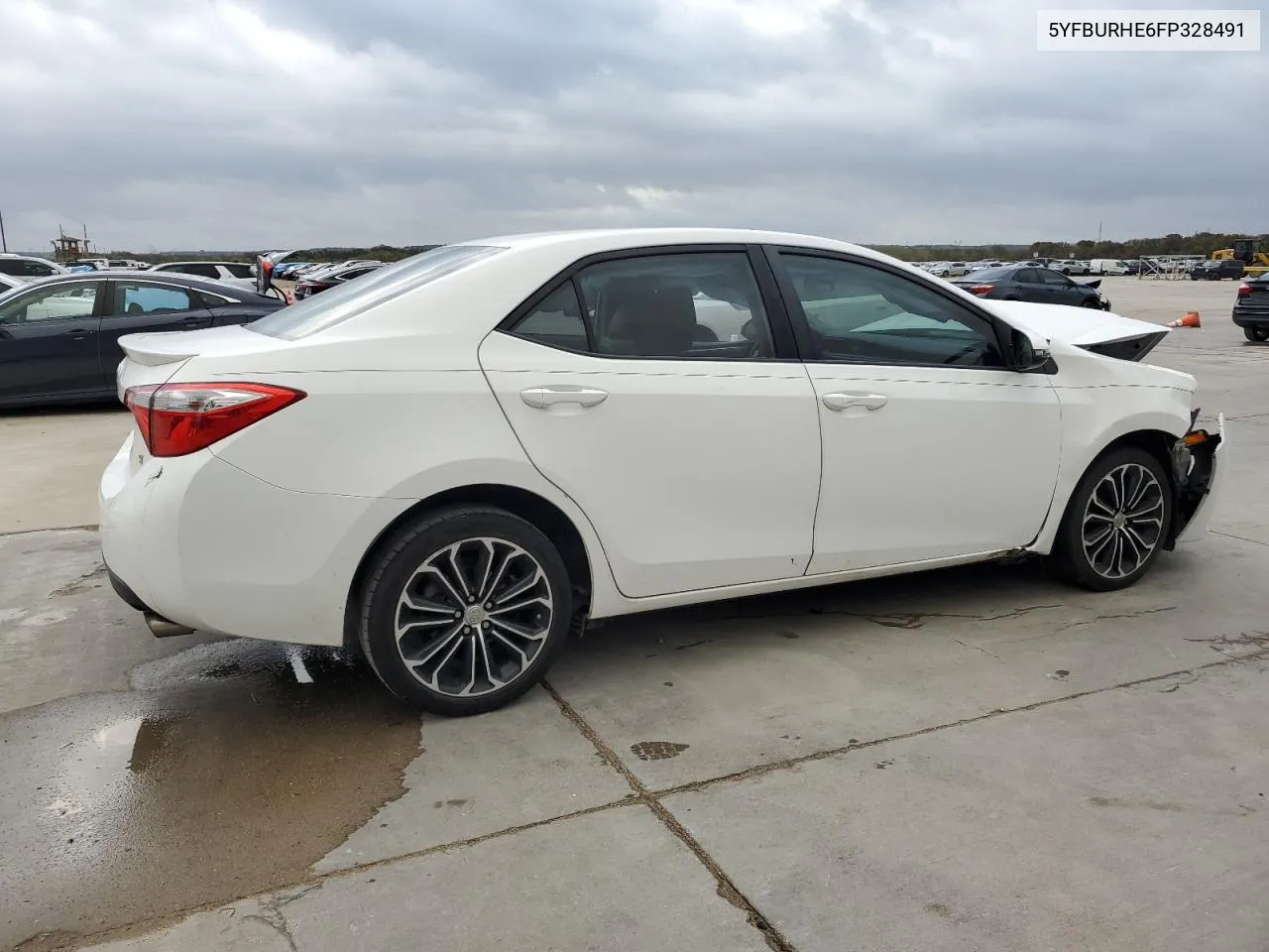 2015 Toyota Corolla L VIN: 5YFBURHE6FP328491 Lot: 81040624