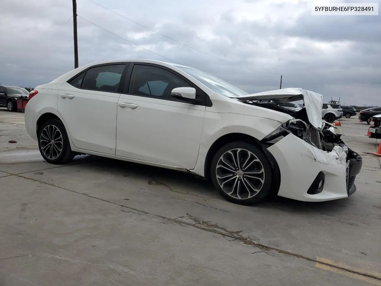 2015 Toyota Corolla L VIN: 5YFBURHE6FP328491 Lot: 81040624