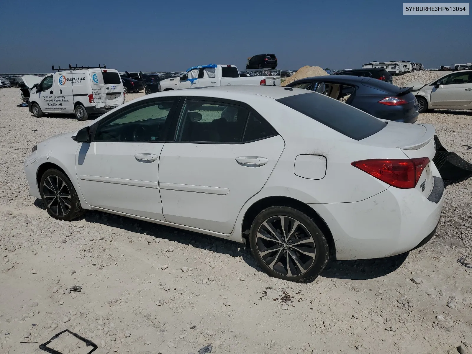 2017 Toyota Corolla L VIN: 5YFBURHE3HP613054 Lot: 68181854