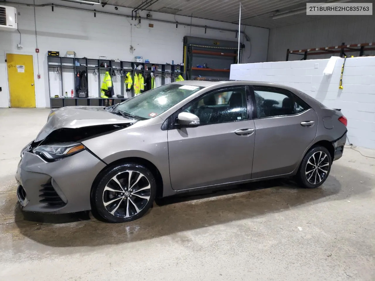 2017 Toyota Corolla L VIN: 2T1BURHE2HC835763 Lot: 72352904