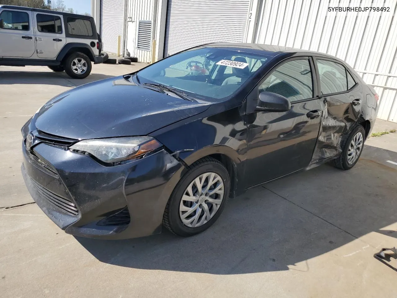 2018 Toyota Corolla L VIN: 5YFBURHE0JP798492 Lot: 47230924