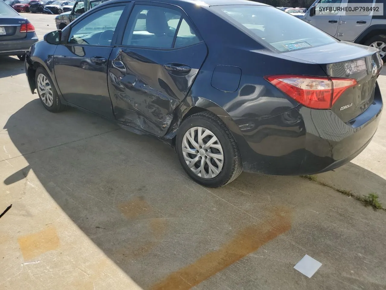 2018 Toyota Corolla L VIN: 5YFBURHE0JP798492 Lot: 47230924