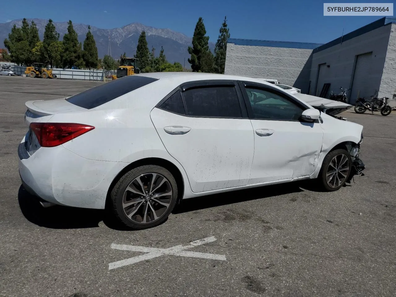 2018 Toyota Corolla L VIN: 5YFBURHE2JP789664 Lot: 70307454