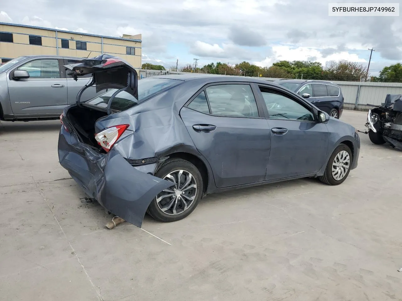 2018 Toyota Corolla L VIN: 5YFBURHE8JP749962 Lot: 71298184