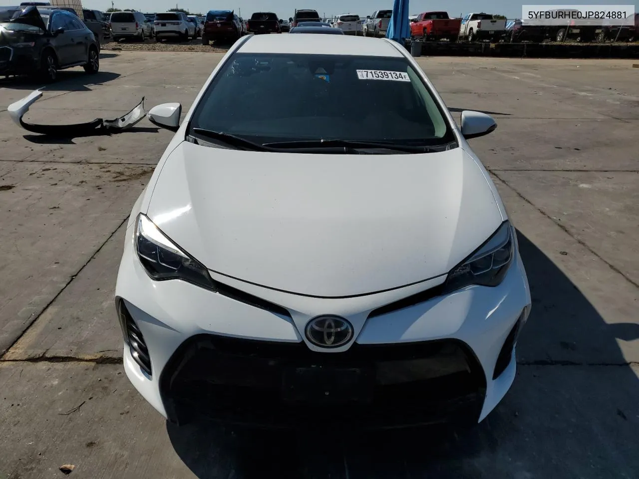 2018 Toyota Corolla L VIN: 5YFBURHE0JP824881 Lot: 71539134