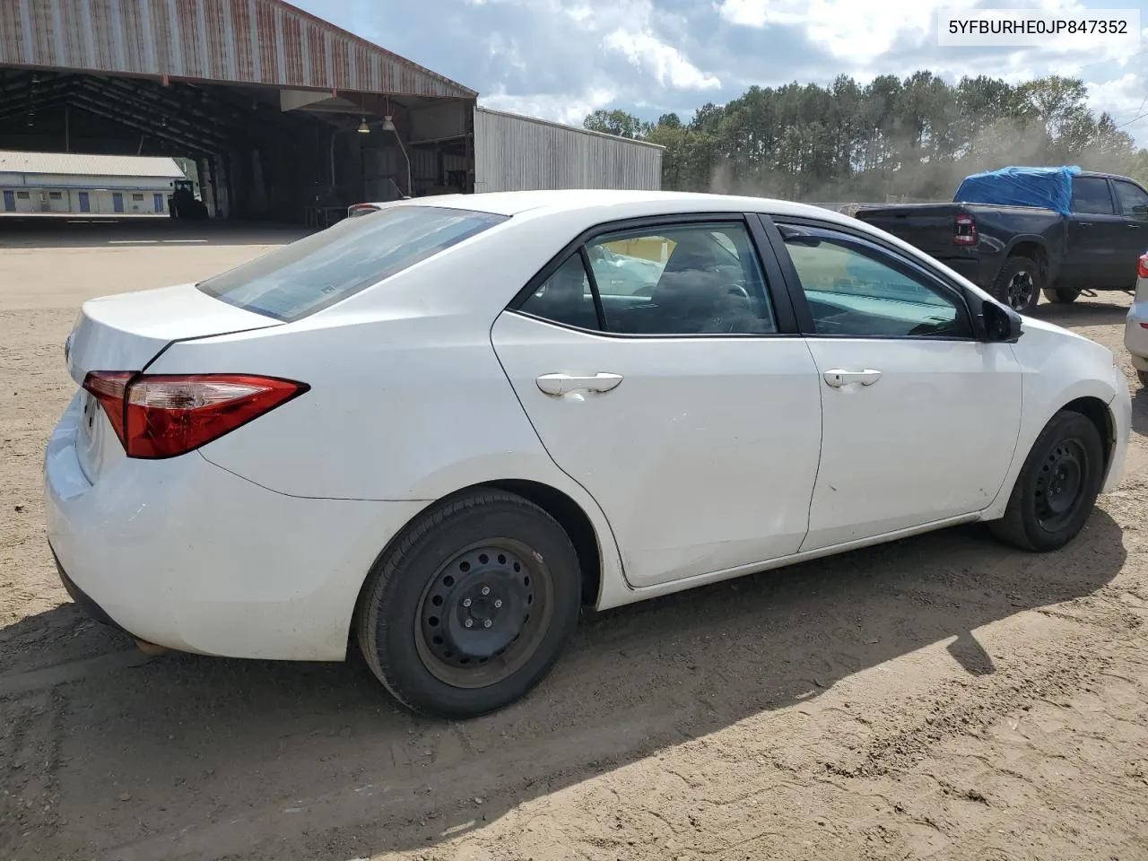 2018 Toyota Corolla L VIN: 5YFBURHE0JP847352 Lot: 72577854