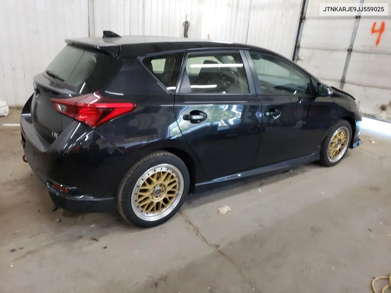 JTNKARJE9JJ559025 2018 Toyota Corolla Im