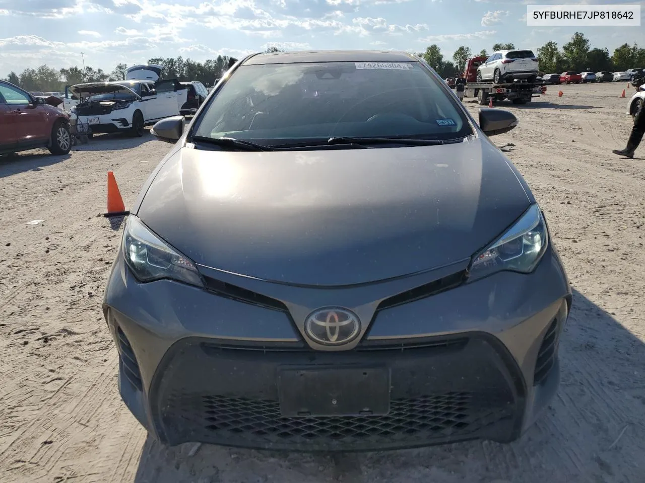 2018 Toyota Corolla L VIN: 5YFBURHE7JP818642 Lot: 74265304