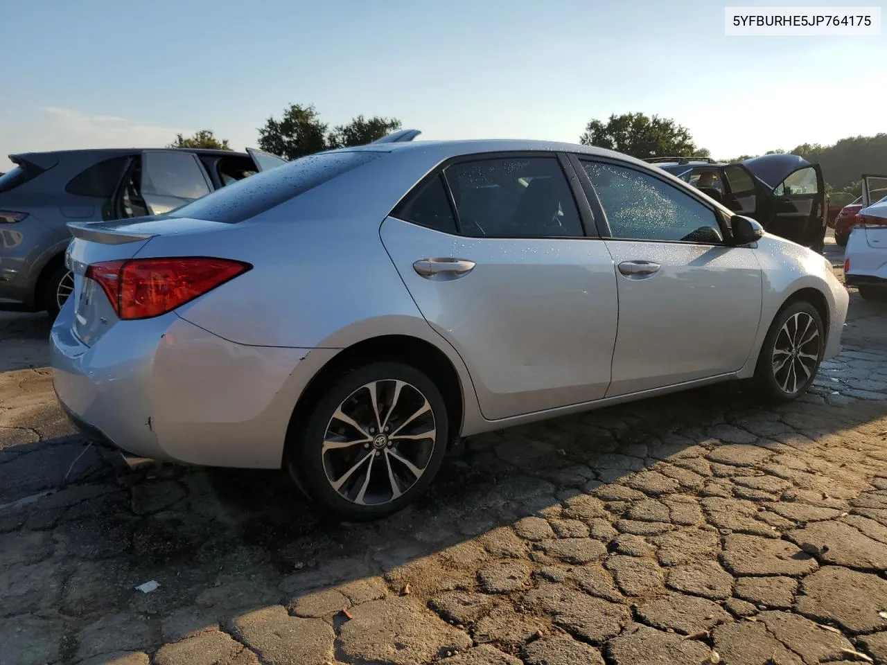 2018 Toyota Corolla L VIN: 5YFBURHE5JP764175 Lot: 74545644