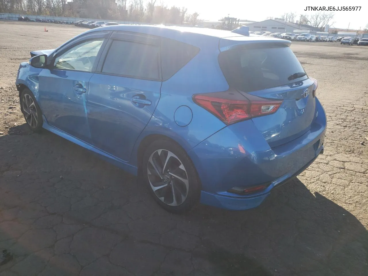 2018 Toyota Corolla Im VIN: JTNKARJE6JJ565977 Lot: 79810244