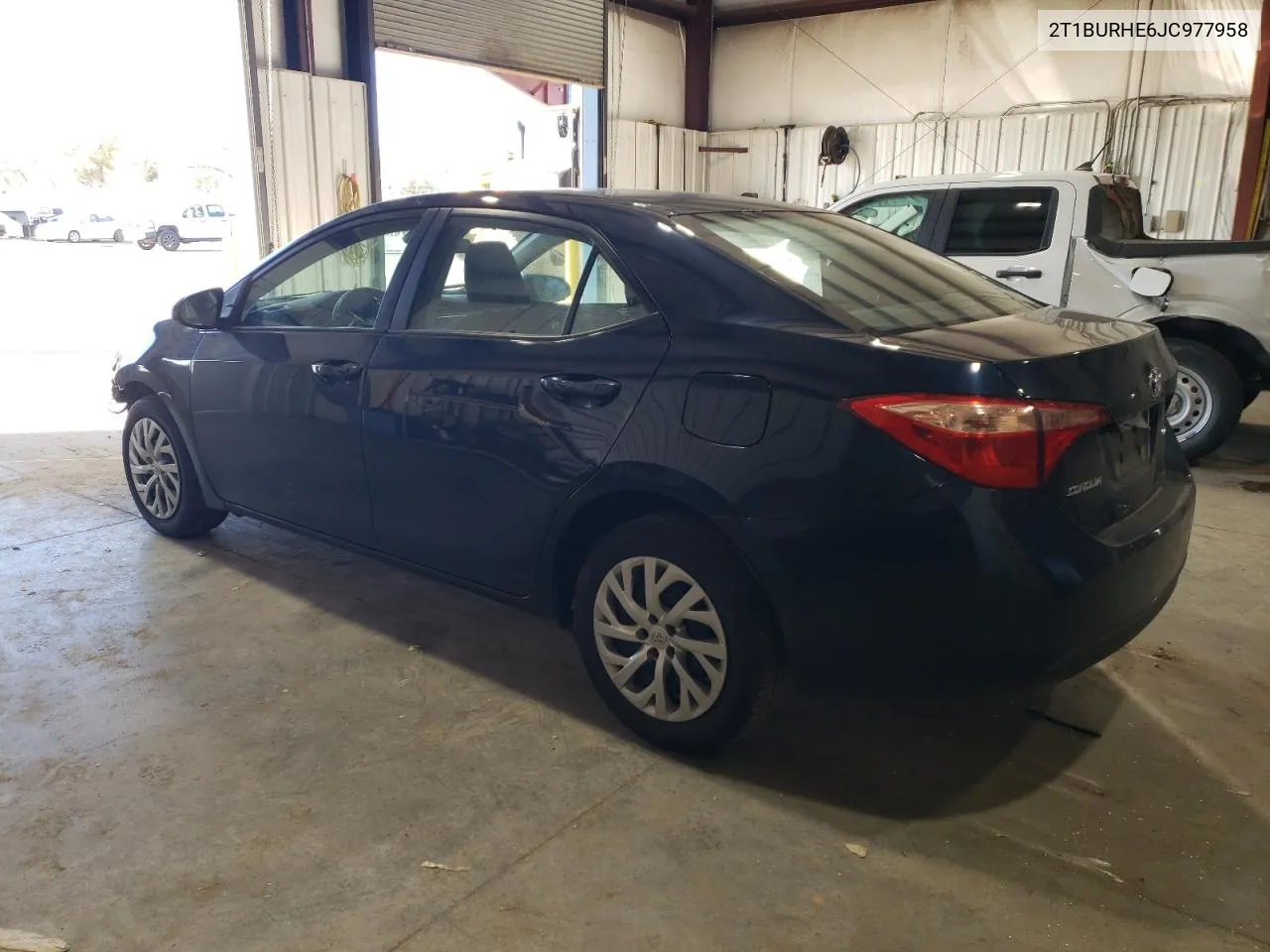 2018 Toyota Corolla L VIN: 2T1BURHE6JC977958 Lot: 80261814