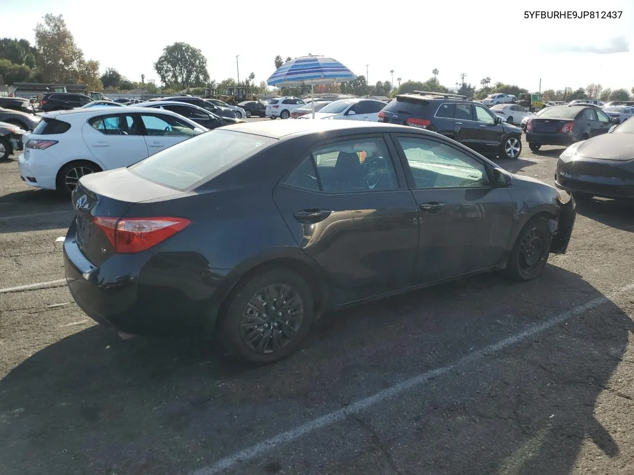 2018 Toyota Corolla L VIN: 5YFBURHE9JP812437 Lot: 80963444