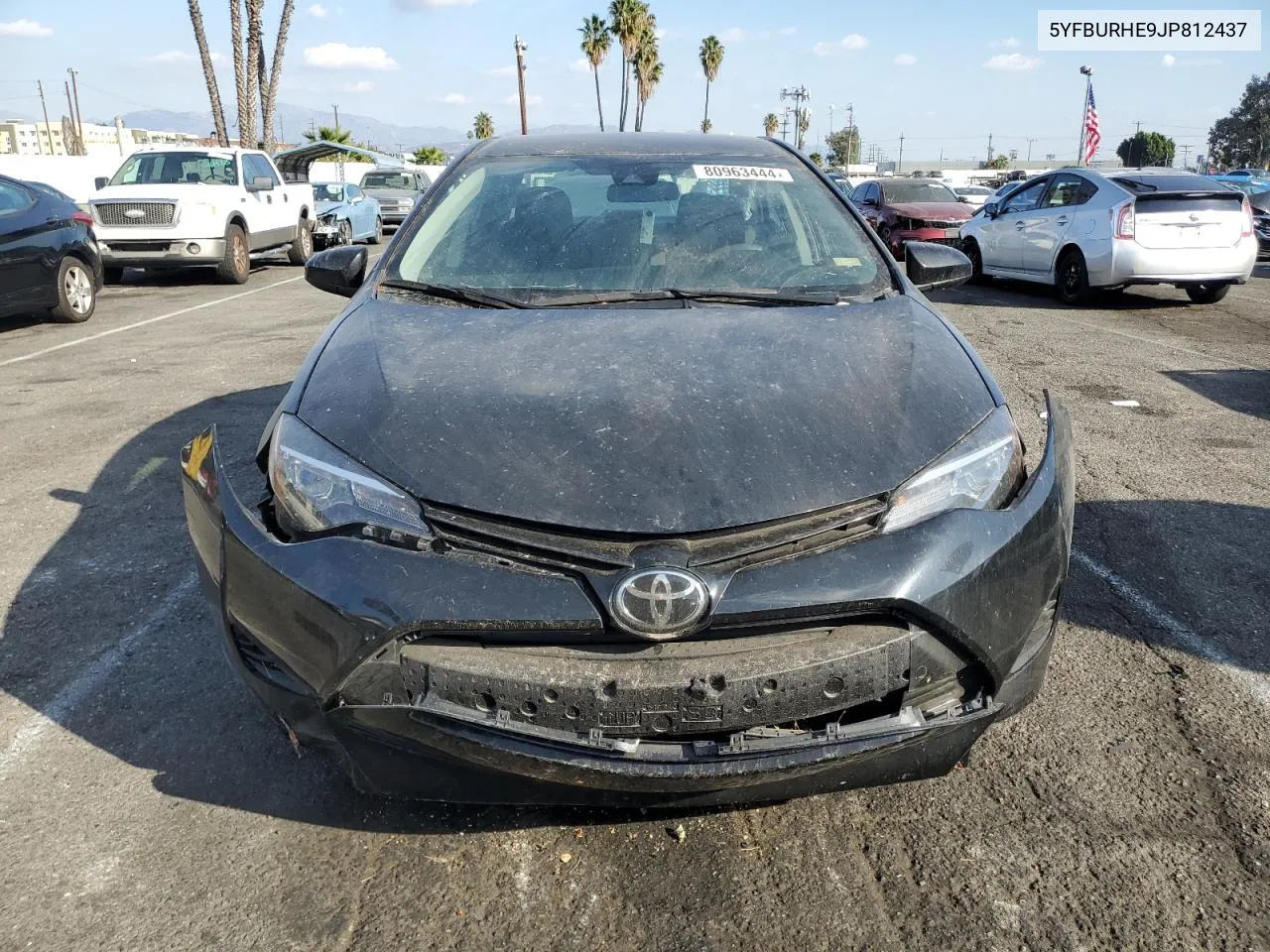 2018 Toyota Corolla L VIN: 5YFBURHE9JP812437 Lot: 80963444