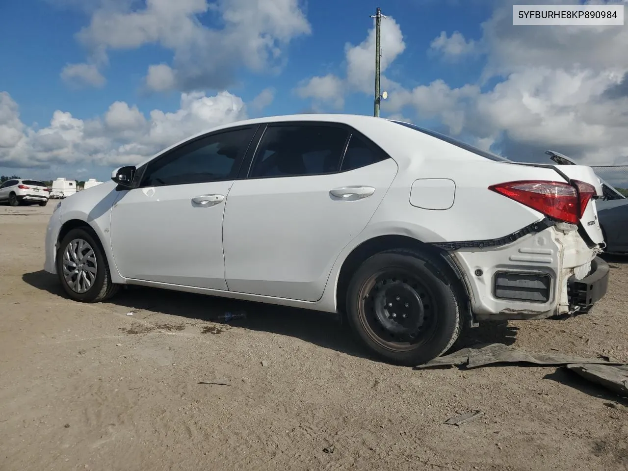 5YFBURHE8KP890984 2019 Toyota Corolla L