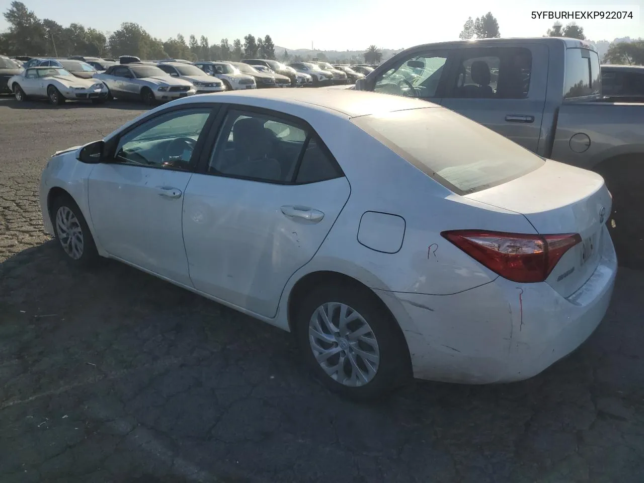 2019 Toyota Corolla L VIN: 5YFBURHEXKP922074 Lot: 73670054