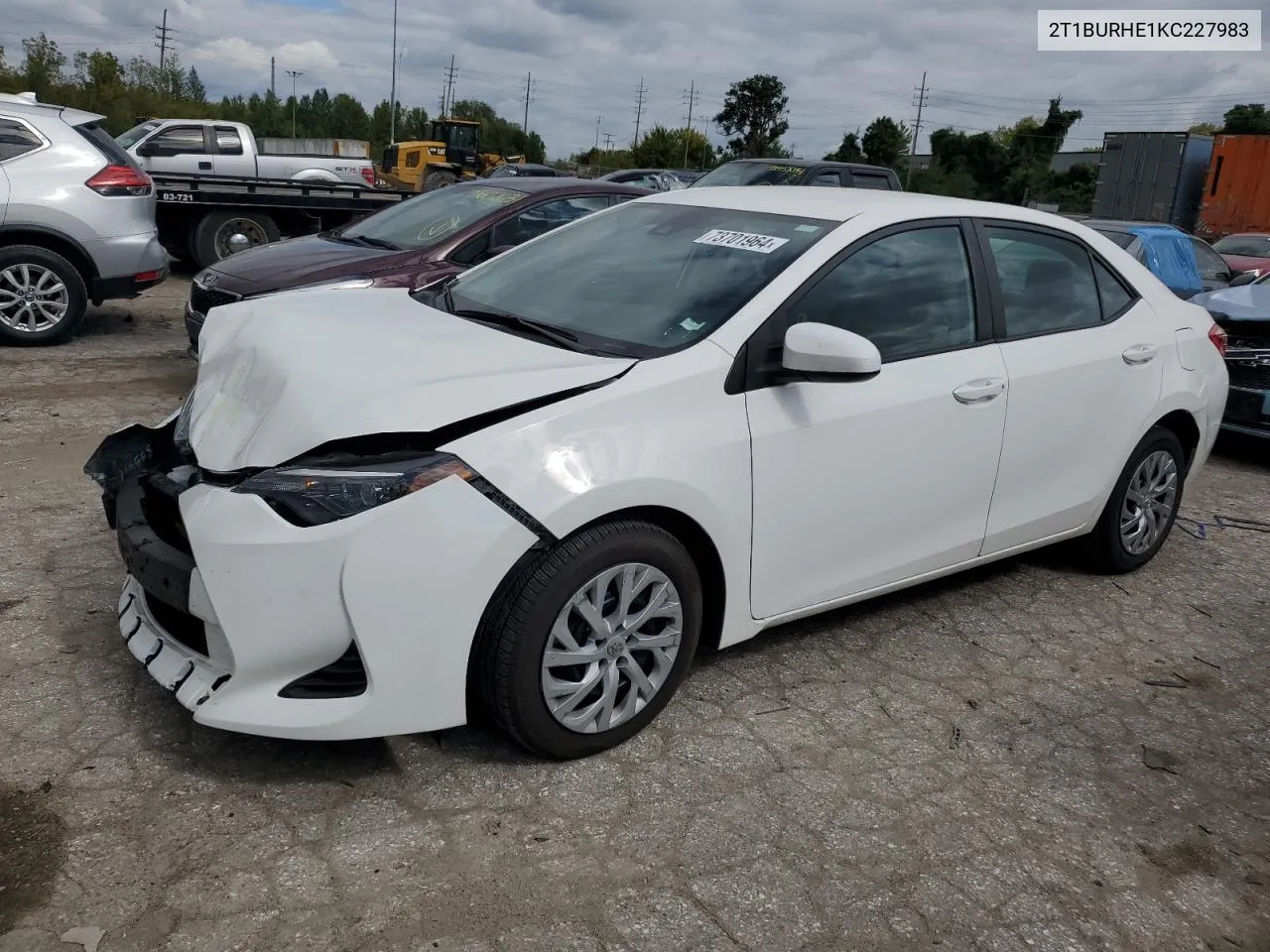 2019 Toyota Corolla L VIN: 2T1BURHE1KC227983 Lot: 73701964