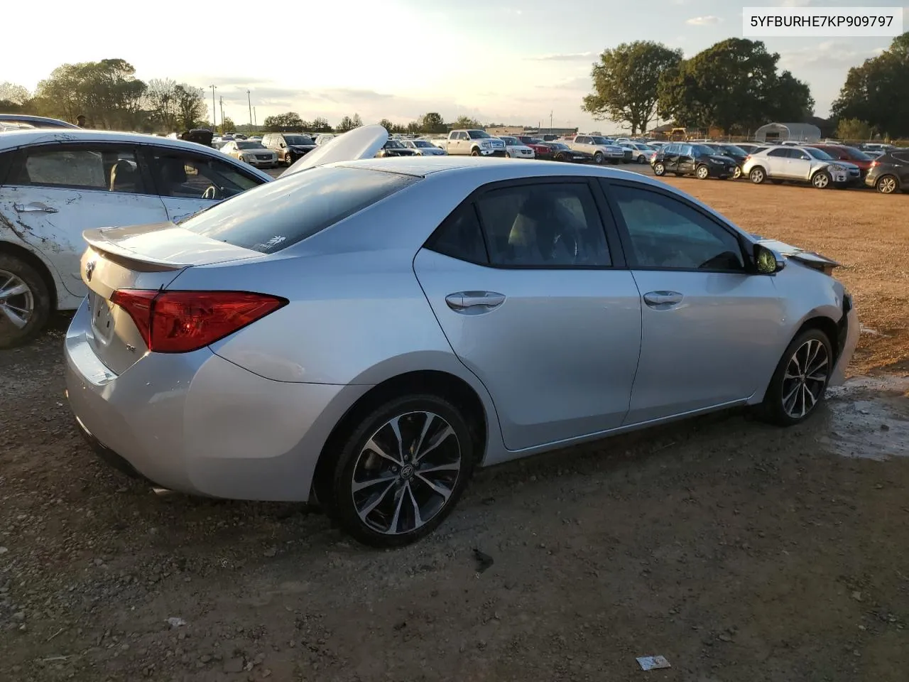 2019 Toyota Corolla L VIN: 5YFBURHE7KP909797 Lot: 74083694