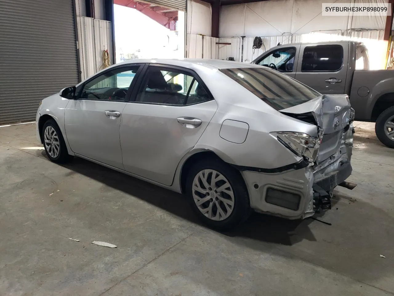 2019 Toyota Corolla L VIN: 5YFBURHE3KP898099 Lot: 80004304