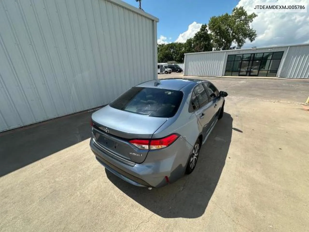 2021 Toyota Corolla Le VIN: JTDEAMDEXMJ005786 Lot: 70100924