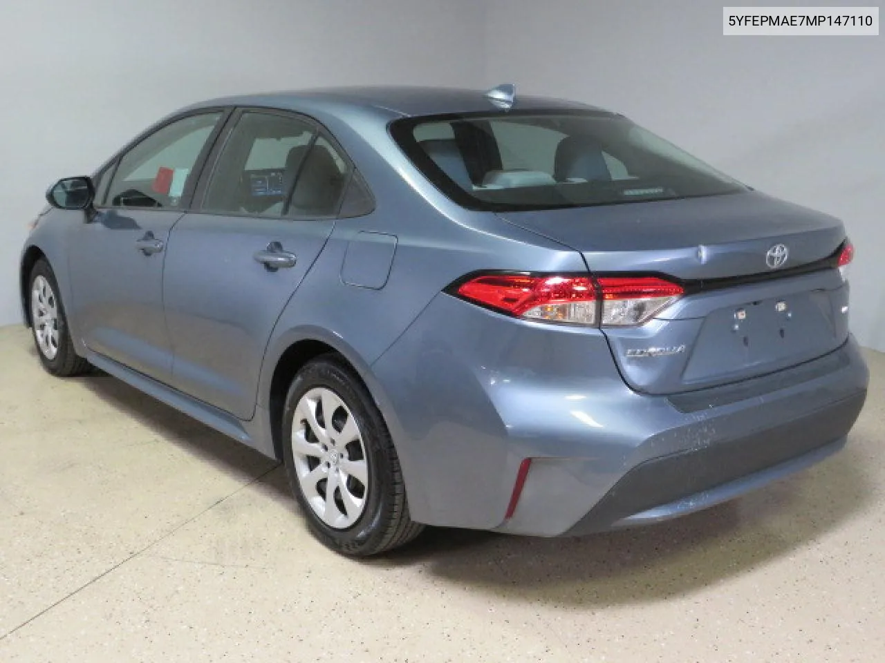 5YFEPMAE7MP147110 2021 Toyota Corolla Le