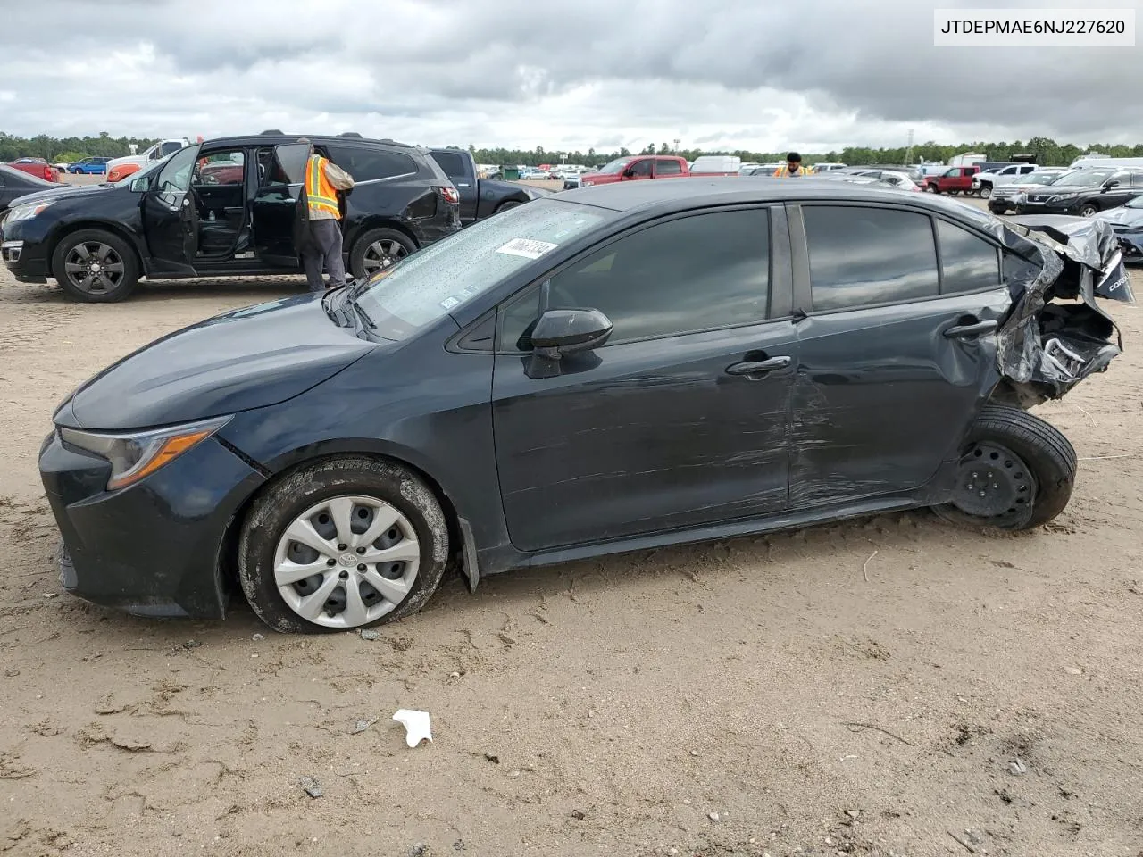 2022 Toyota Corolla Le VIN: JTDEPMAE6NJ227620 Lot: 70667334