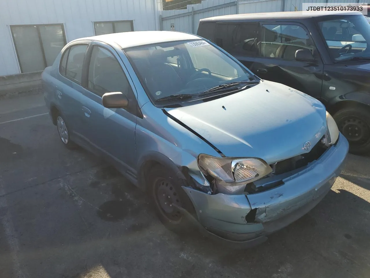 2001 Toyota Echo VIN: JTDBT123510173933 Lot: 73593484