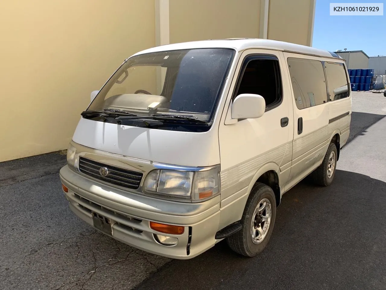 1995 Toyota Hiace VIN: KZH1061021929 Lot: 70934234