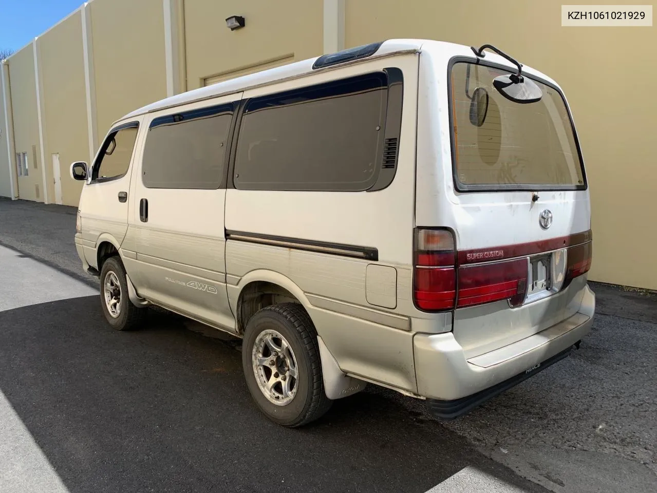 1995 Toyota Hiace VIN: KZH1061021929 Lot: 70934234