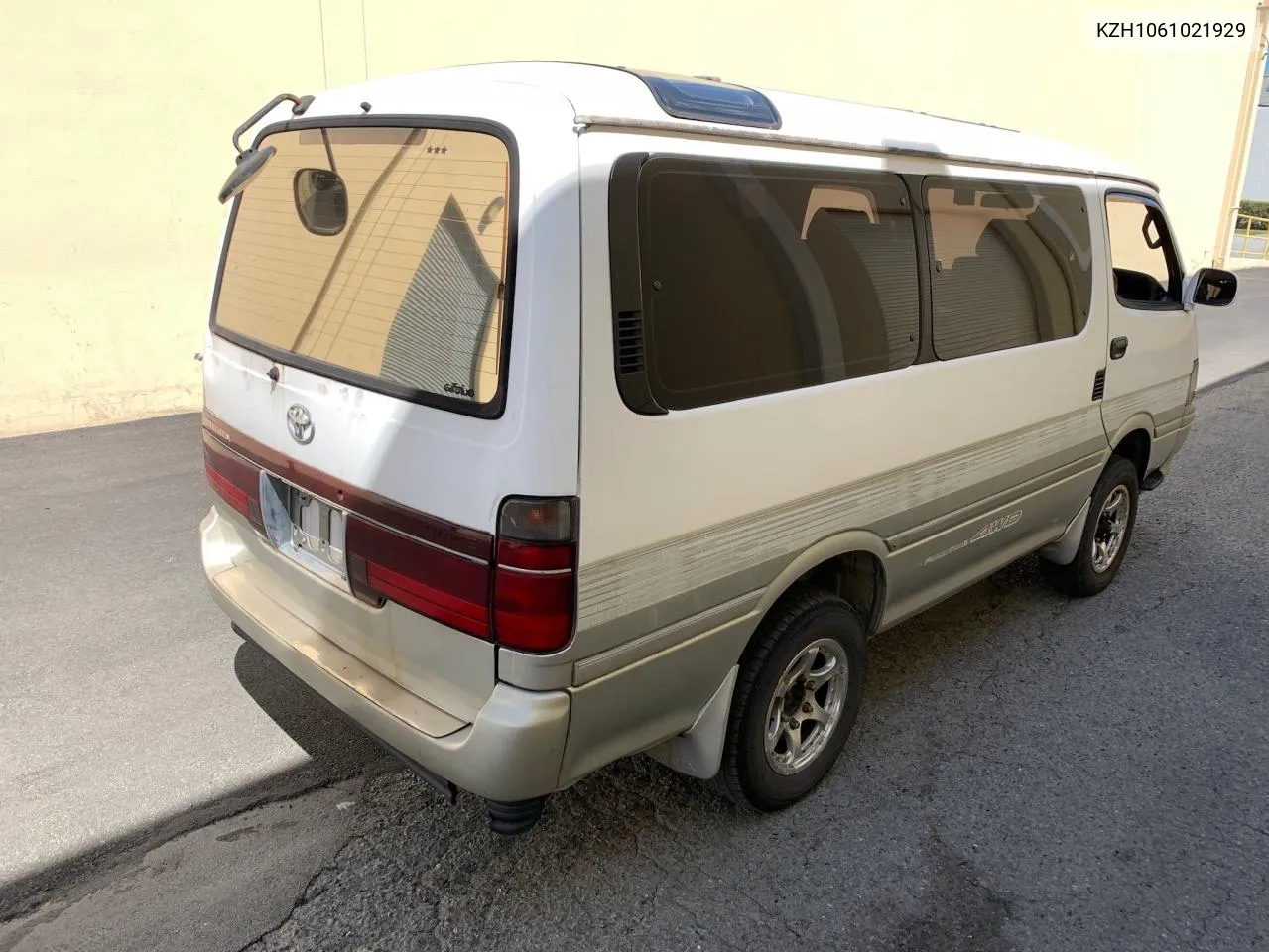 1995 Toyota Hiace VIN: KZH1061021929 Lot: 70934234