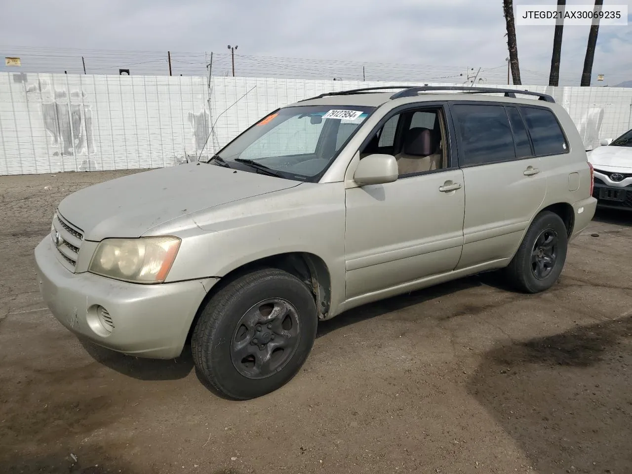 JTEGD21AX30069235 2003 Toyota Highlander