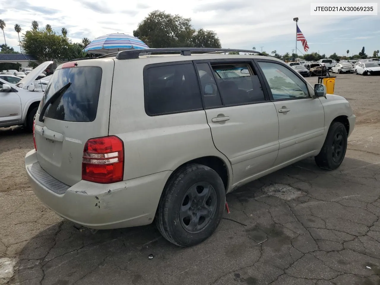 JTEGD21AX30069235 2003 Toyota Highlander