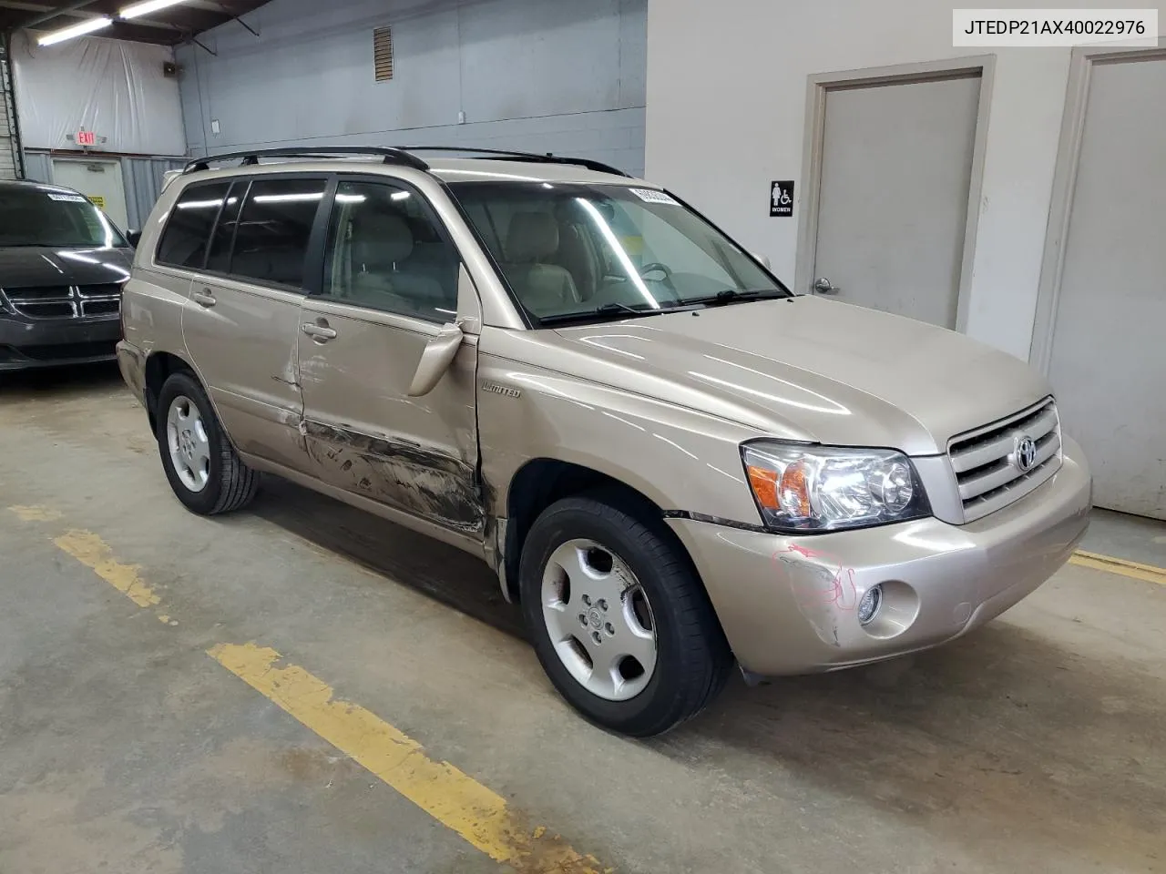 2004 Toyota Highlander Base VIN: JTEDP21AX40022976 Lot: 69836244