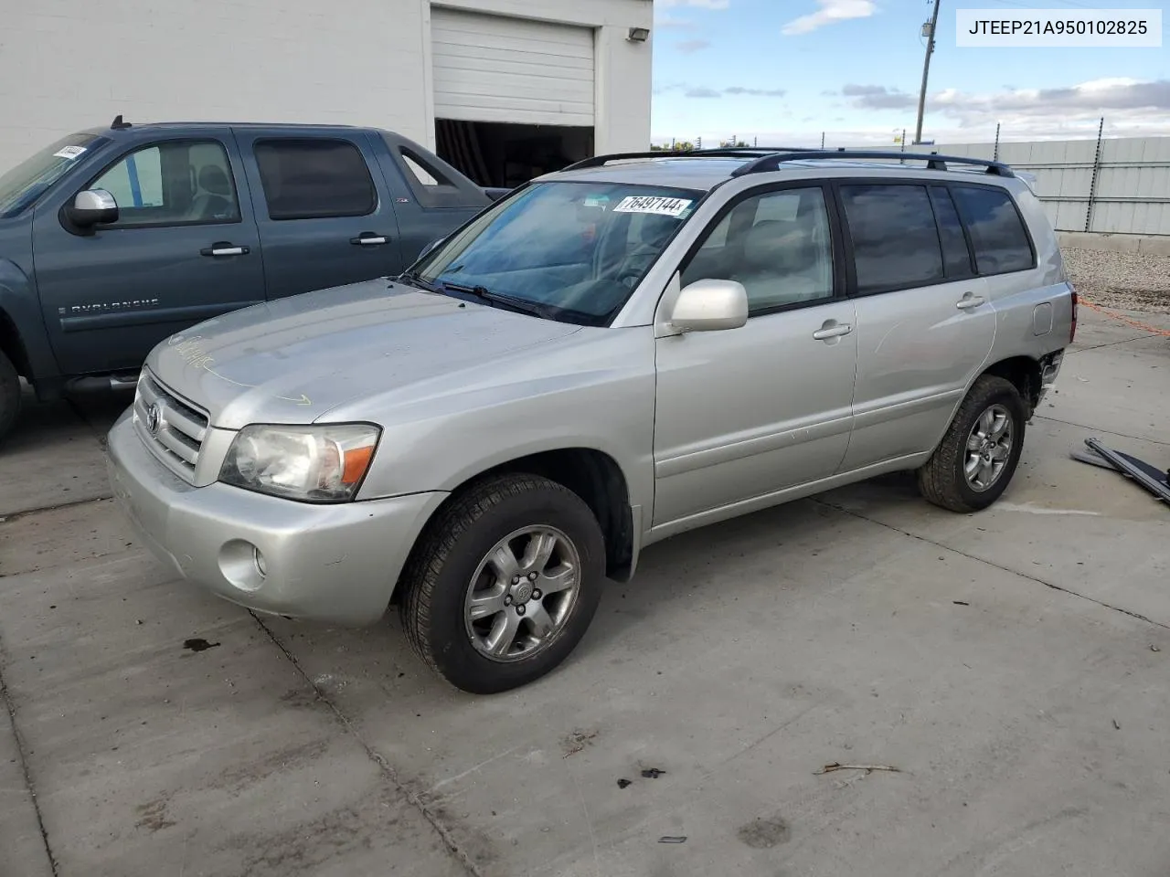 2005 Toyota Highlander Limited VIN: JTEEP21A950102825 Lot: 76497144