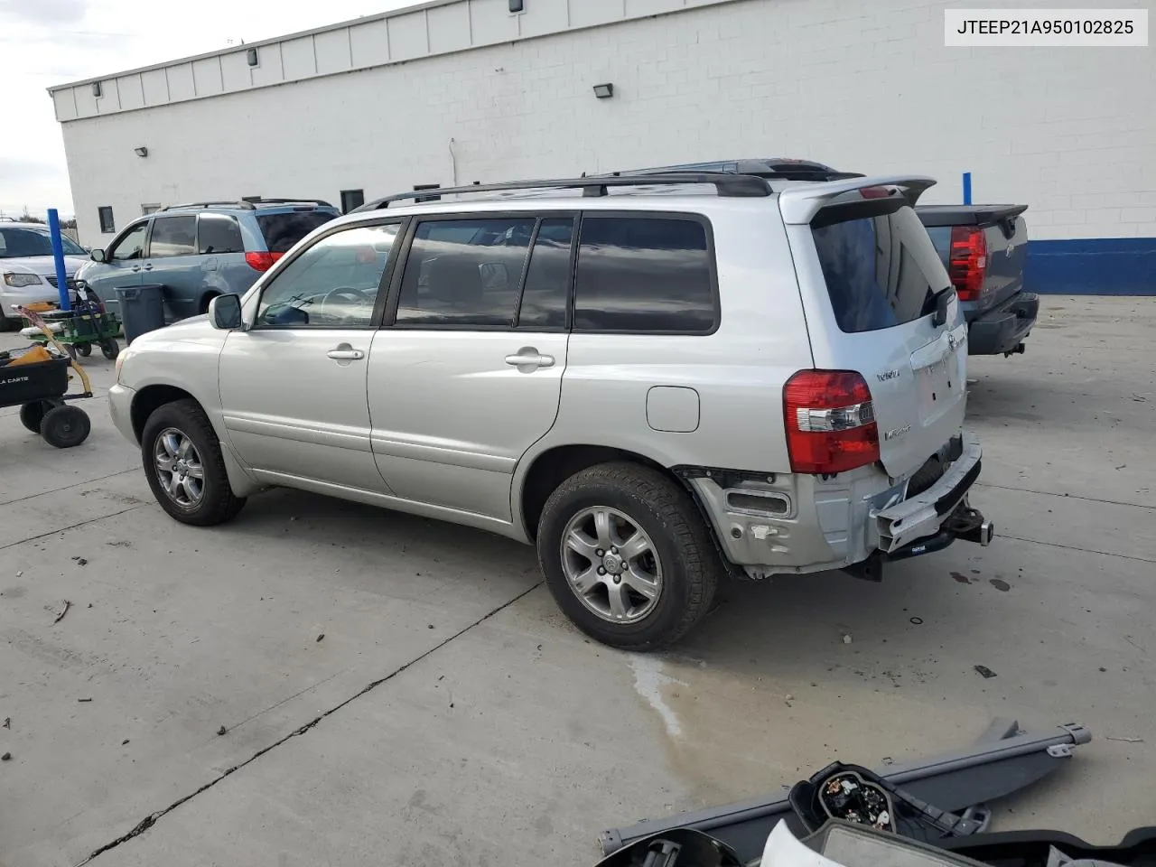 2005 Toyota Highlander Limited VIN: JTEEP21A950102825 Lot: 76497144