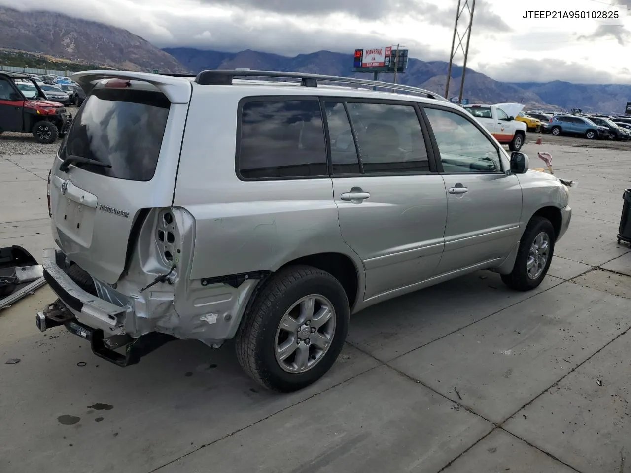 2005 Toyota Highlander Limited VIN: JTEEP21A950102825 Lot: 76497144